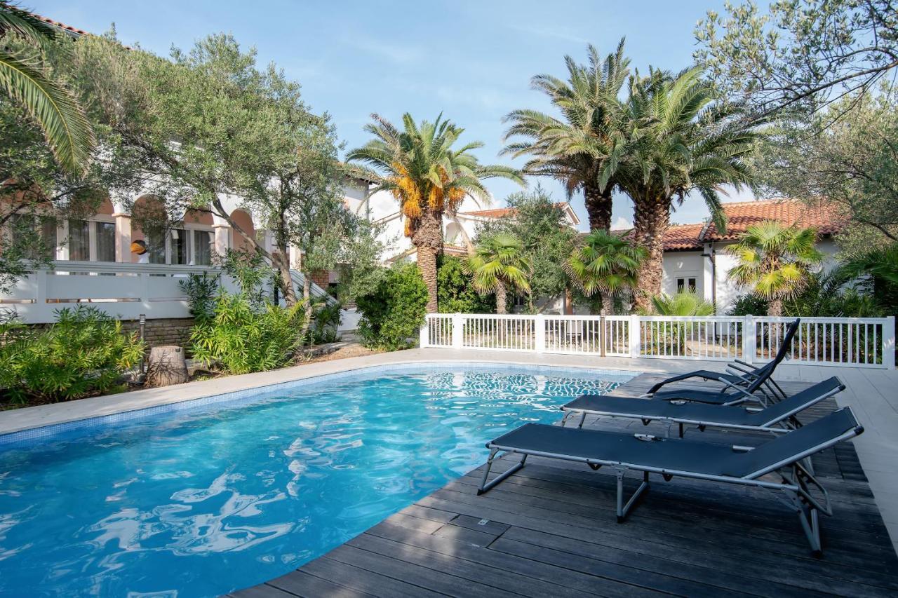 Beach Boy & Pool Girl Apartments Vir Zewnętrze zdjęcie