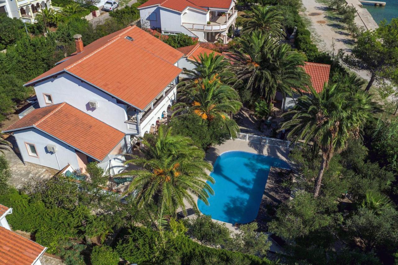 Beach Boy & Pool Girl Apartments Vir Zewnętrze zdjęcie