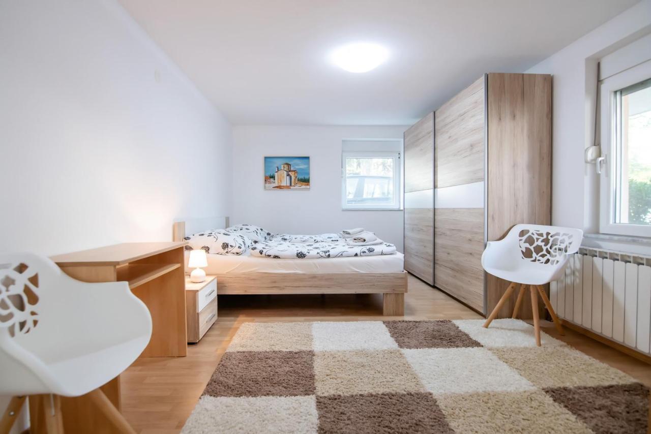 Beach Boy & Pool Girl Apartments Vir Pokój zdjęcie